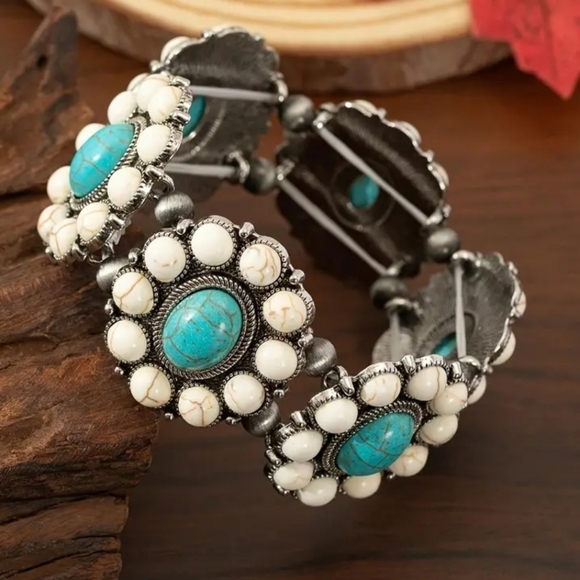 NEW! Vintage -Style Boho Bracelet - Picture 4 of 5